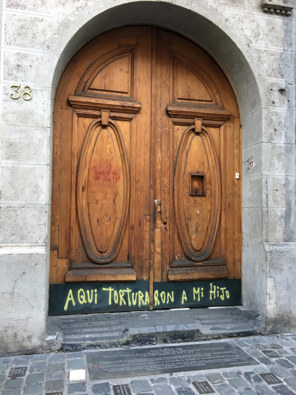 entranceway to Londres 38